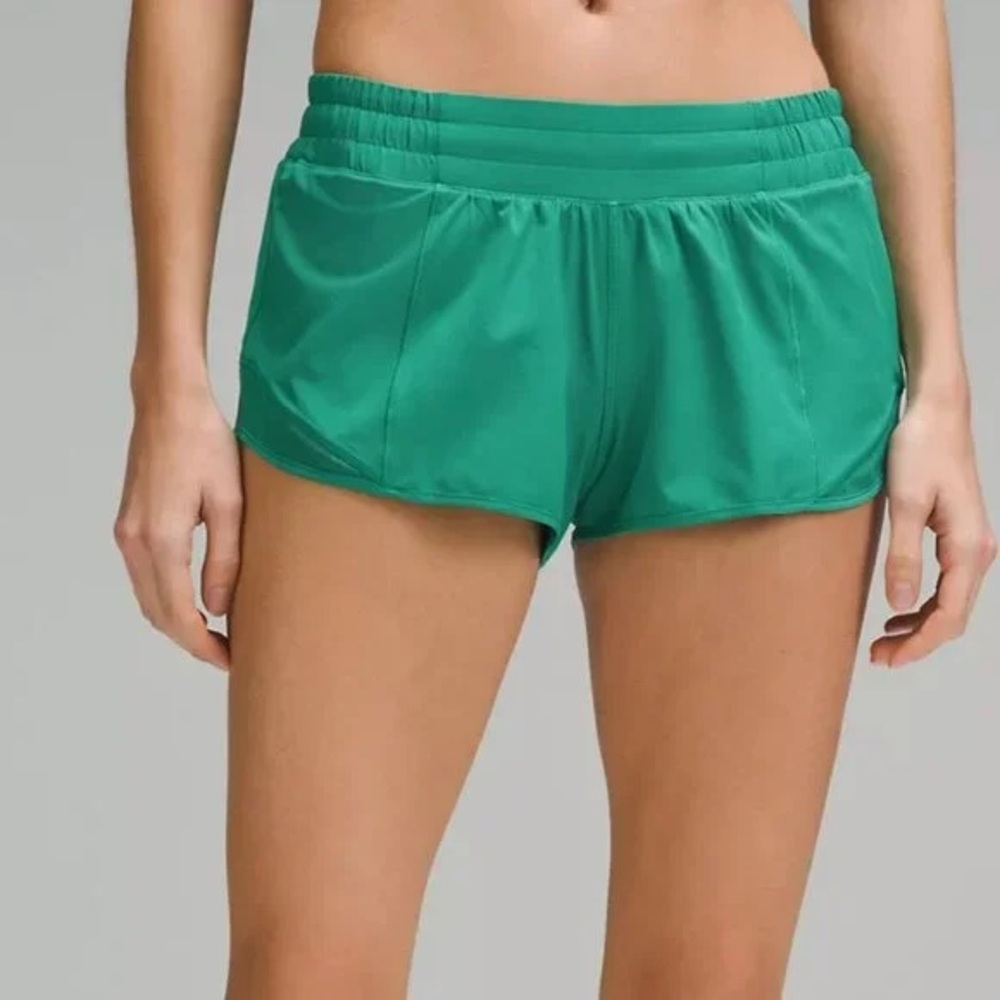NWT Lululemon Hotty Hot Low-Rise Lined Short 2.5" Cascadia Green Size 14
